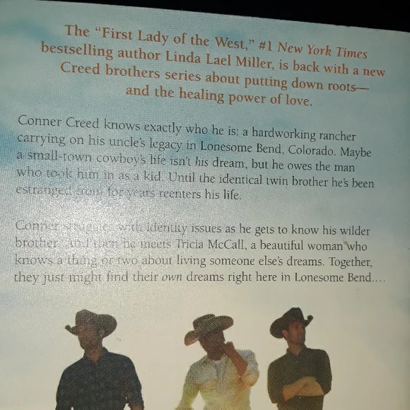 2 Linda Lael Miller Paperback Books, Creed's Honor, Ragged Rainbows - Picture 4 of 9